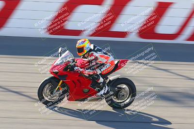 media/Jan-21-2022-Fastrack Riders (Fri) [[90b5309cc6]]/Level 1/Session 1 Front Straight/